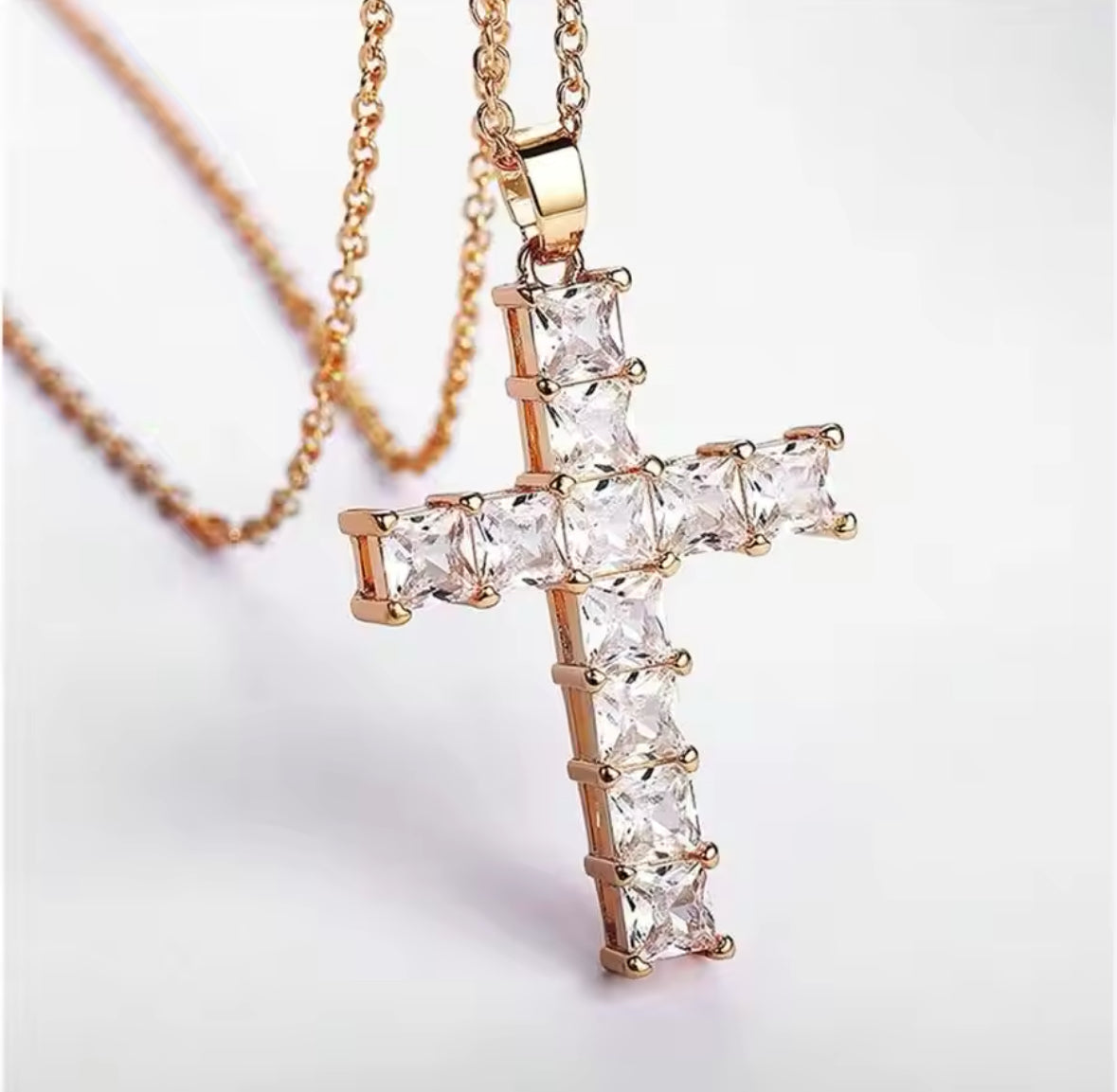 Cross chain with pendant