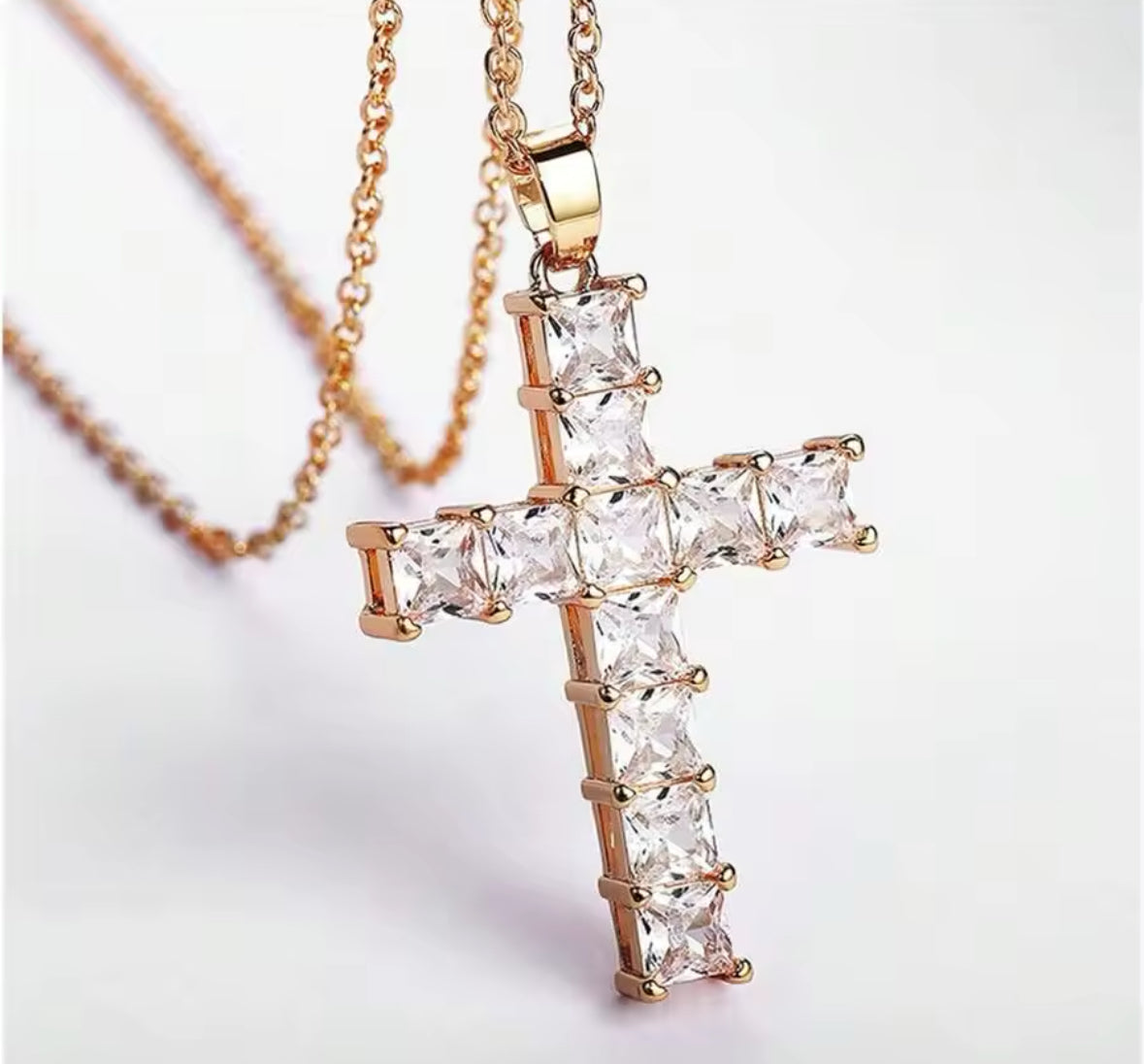 Cross chain with pendant